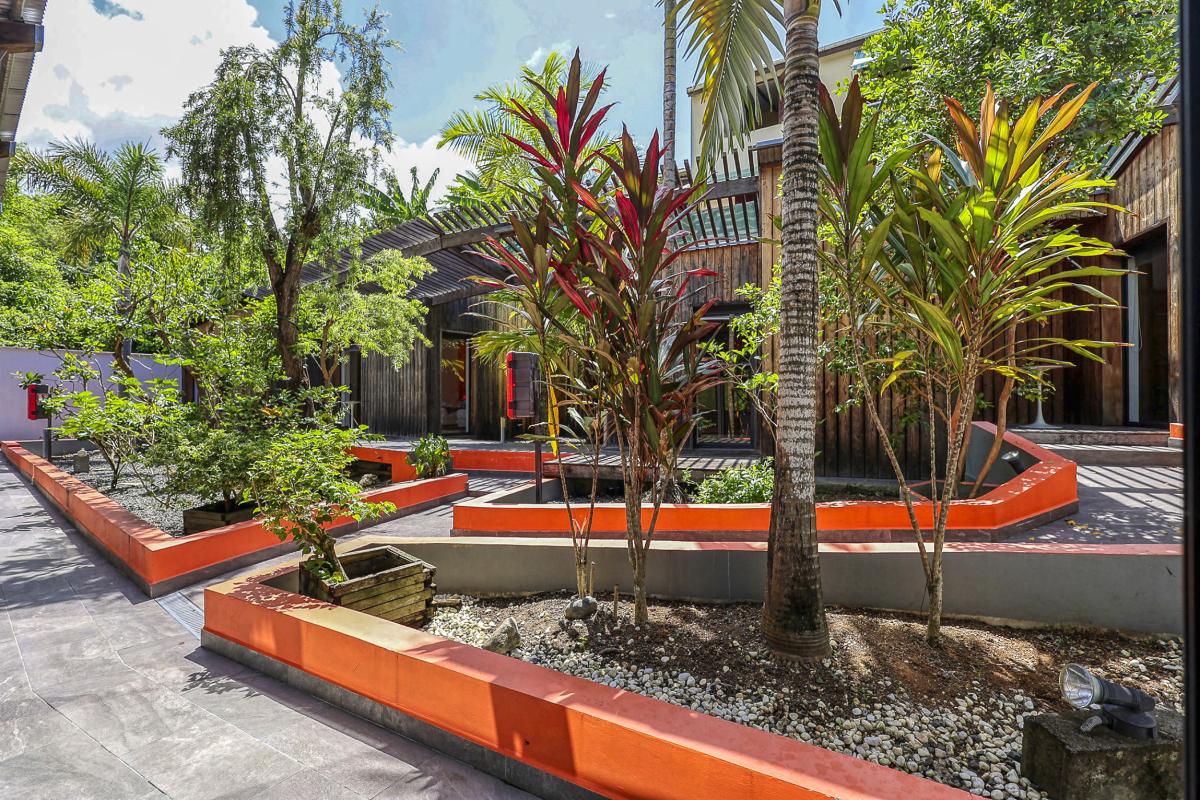 24.Location villa piscine Le Gosier Guadeloupe_Accés chambres